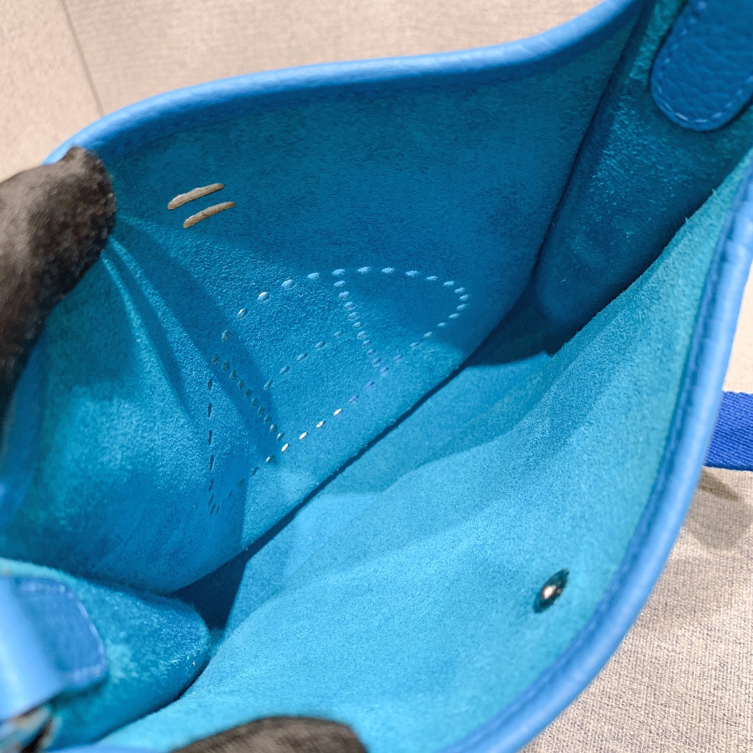 에르메스 미니 에블린16 블루 잔지바르 은장 끌레망스 가죽